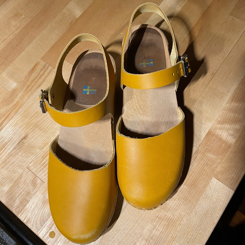MIA Clogs
